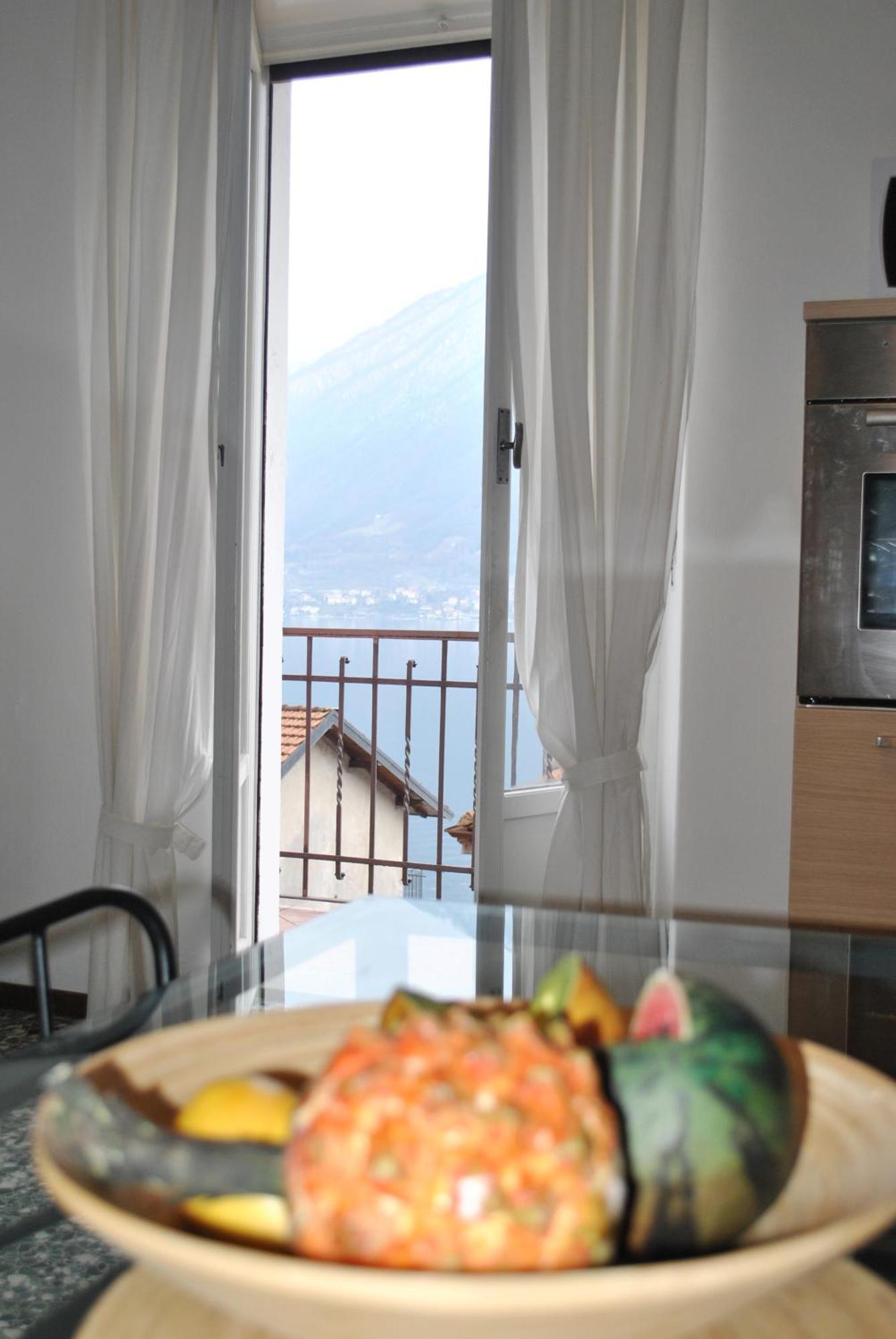 The Romantic Village House - Apartments With Lake View Colonno Buitenkant foto