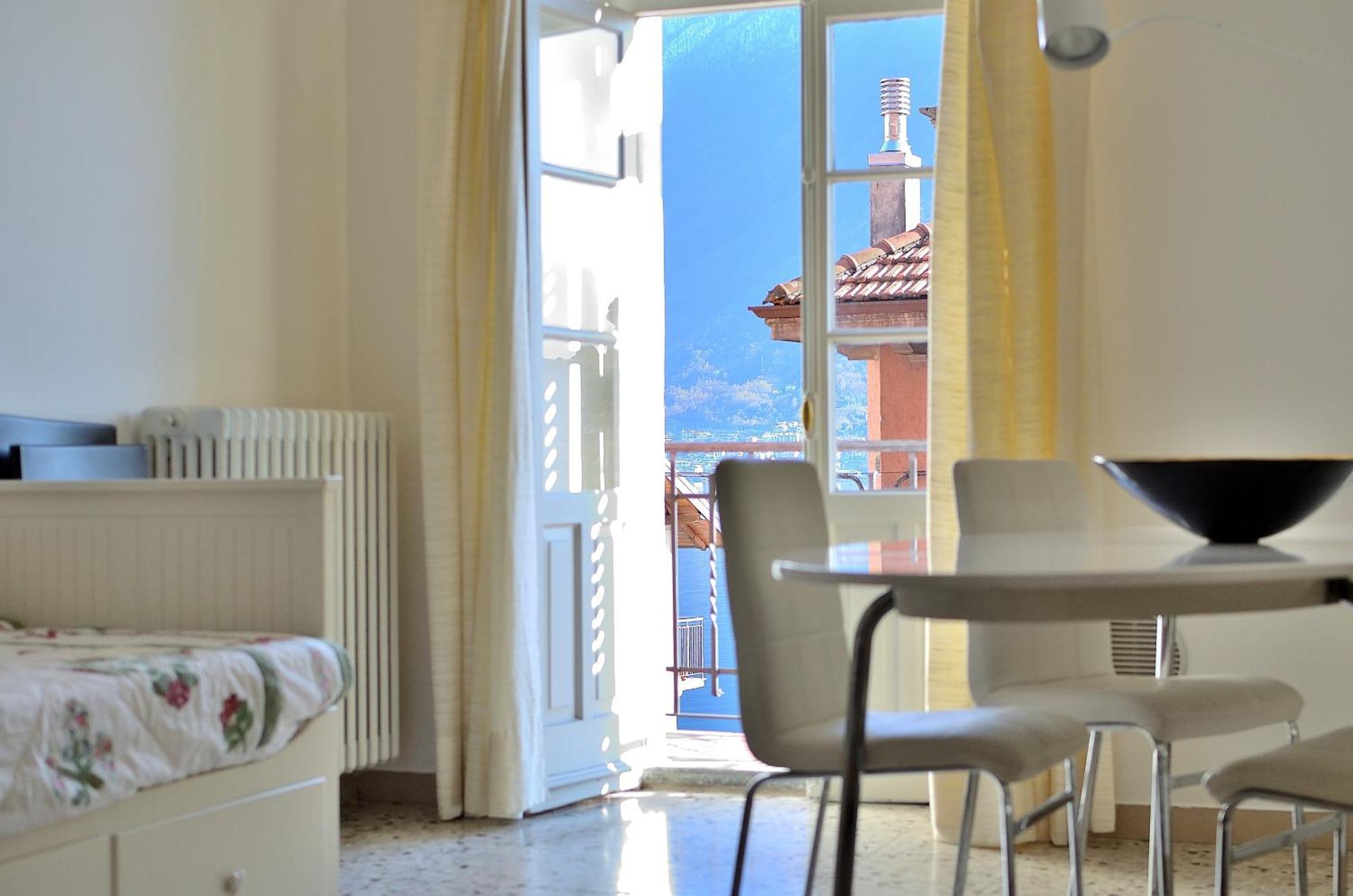 The Romantic Village House - Apartments With Lake View Colonno Buitenkant foto